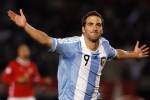 开云体育app-拉亚爆发，伊朗门神如何用双手为波斯铁骑推开争冠之门