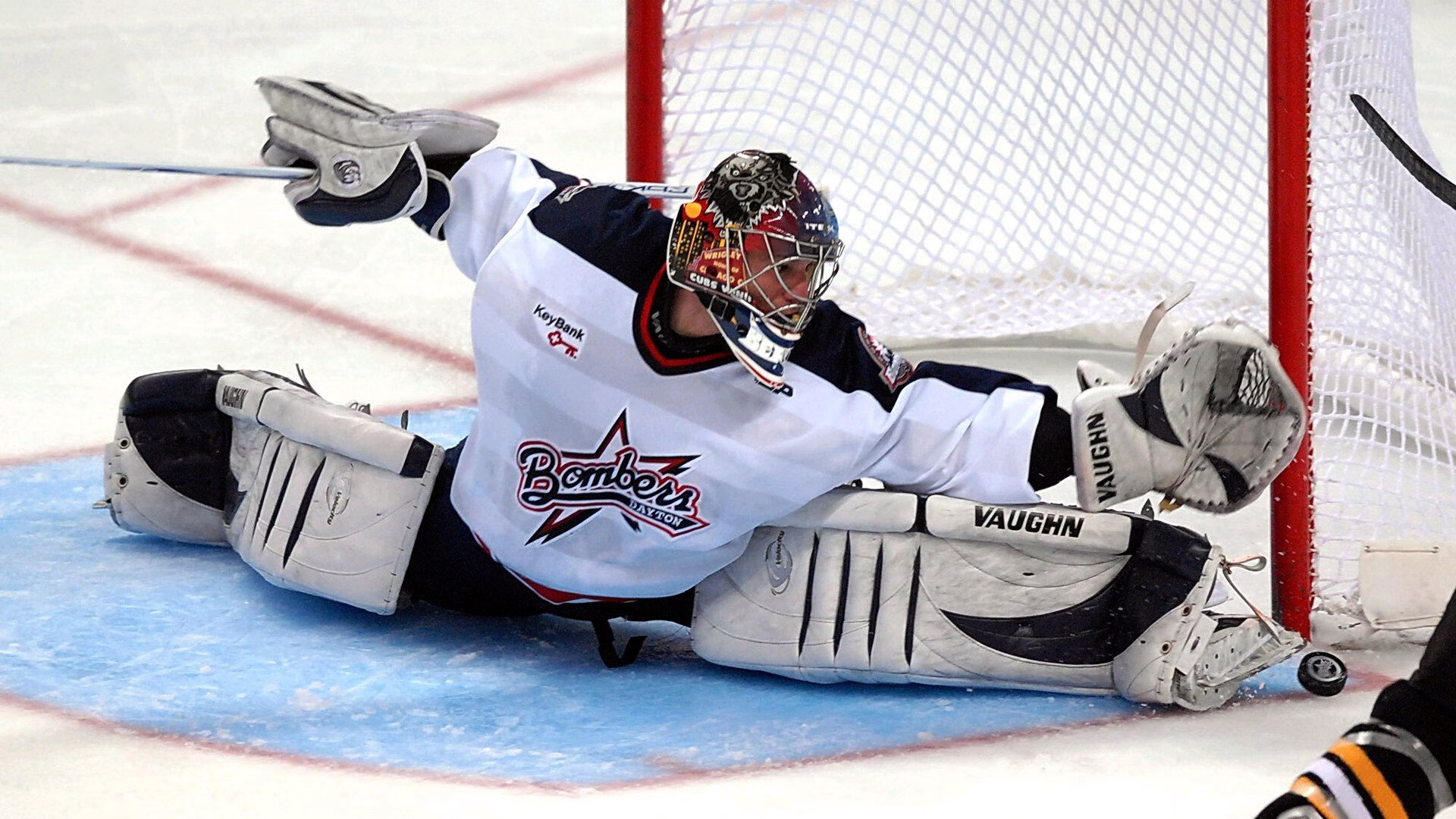 范弗利特关键时刻站出来!太阳队惊险逆转上海队